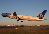 UNITED_767-400_N69063_EWR_0913E_JP_small.jpg