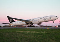 UNITED_777-200_N76021_EWR_0915_3_JP_small1.jpg