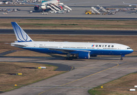 UNITED_777-200_N780UA_FRA_0909_JP_small1.jpg