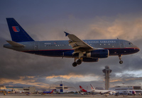 UNITED_A319_N825UA_LAX_1111B_JP_small.jpg