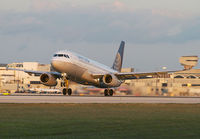 UNITED_A320_N405UA_MIA_1211B_JP_small.jpg