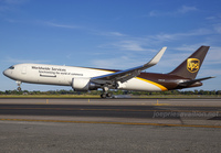 UPS_767-300F_N361UP_JFK_0916_2_jP_small.jpg
