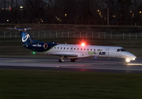 VIAAIR_EMB145_N802HK_CLT_0117_5_JP_small.jpg