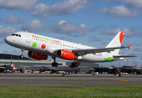 VIVAAEROBUS_A320_EI-EIH_EWR_0516_JP_small.jpg