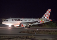 VOLOTEA_A319_EC-MUX_RHO_0817_1_JP_smalll.jpg