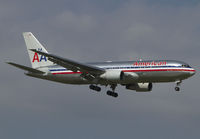 americam767200N329AAJFK0910.jpg