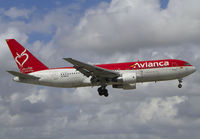 avianca762N728CGmia1010.jpg