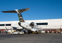 frontiercrj700dec04lax.jpg