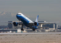 ual752lax0208.jpg